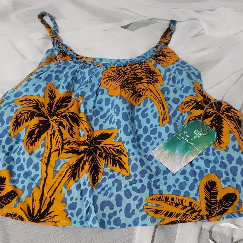 True Destination Tropical Leaf Tank